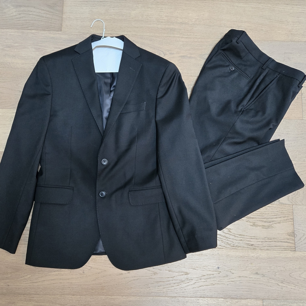 Joseph Abboud Classic Black Suit